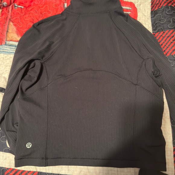 Lululemon reflective crop zip up ! - Picture 5 of 6